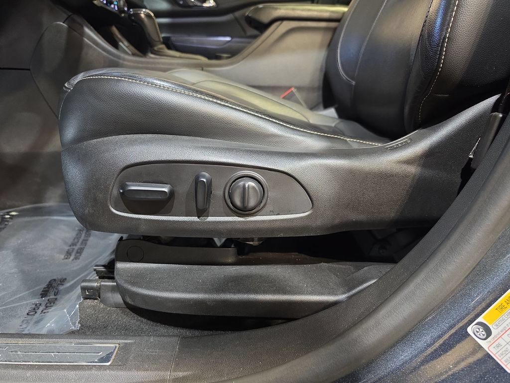Used 2019 GMC Acadia SLT w/ Black Edition FWD image 14