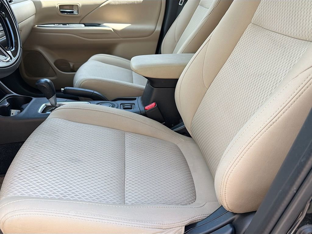 Used 2016 Mitsubishi Outlander SE FWD image 27