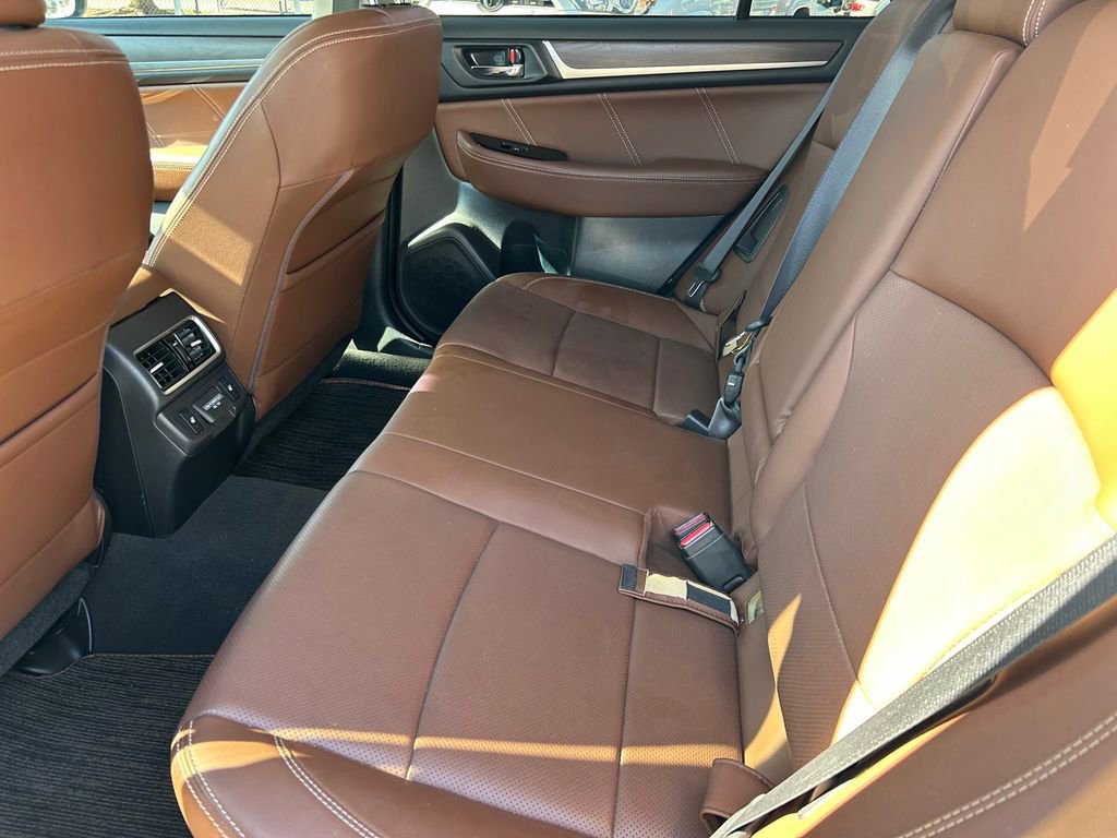 Used 2018 Subaru Outback 3.6R Touring image 16