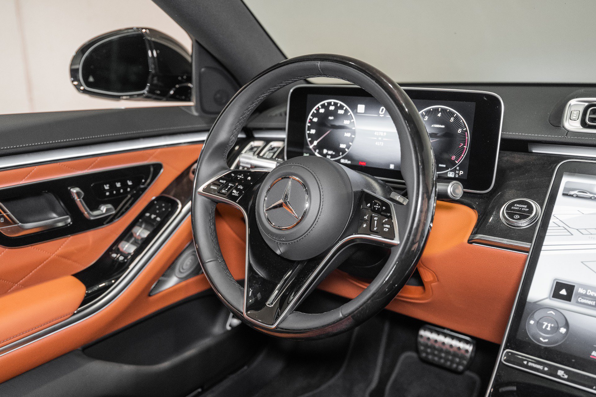Used 2025 Mercedes-Benz S 580 4MATIC Sedan image 32