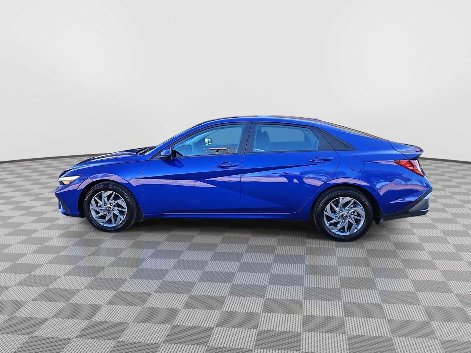 Used 2024 Hyundai Elantra SEL image 5