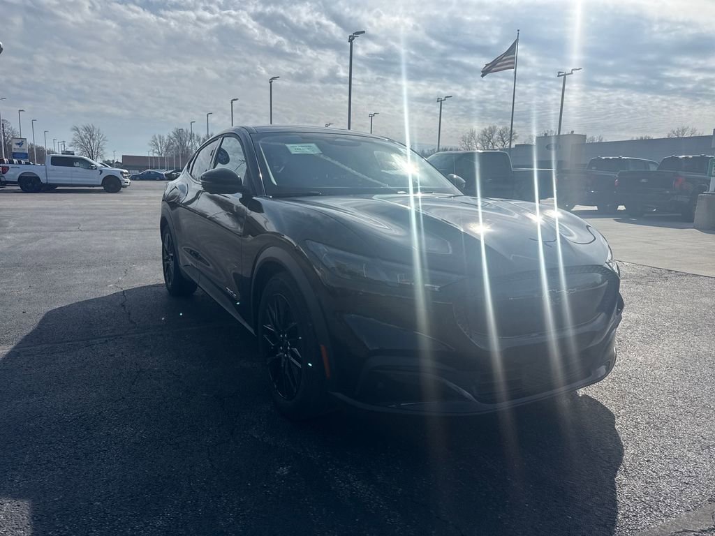Used 2025 Ford Mustang Mach-E Select w/ Comfort Package Lite image 4