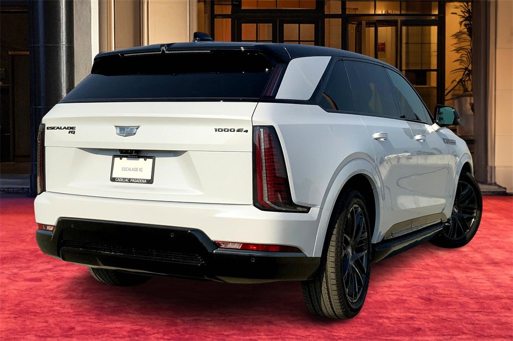 New 2026 Cadillac Escalade IQ Sport 2 w/ LPO, ONYX Package image 6