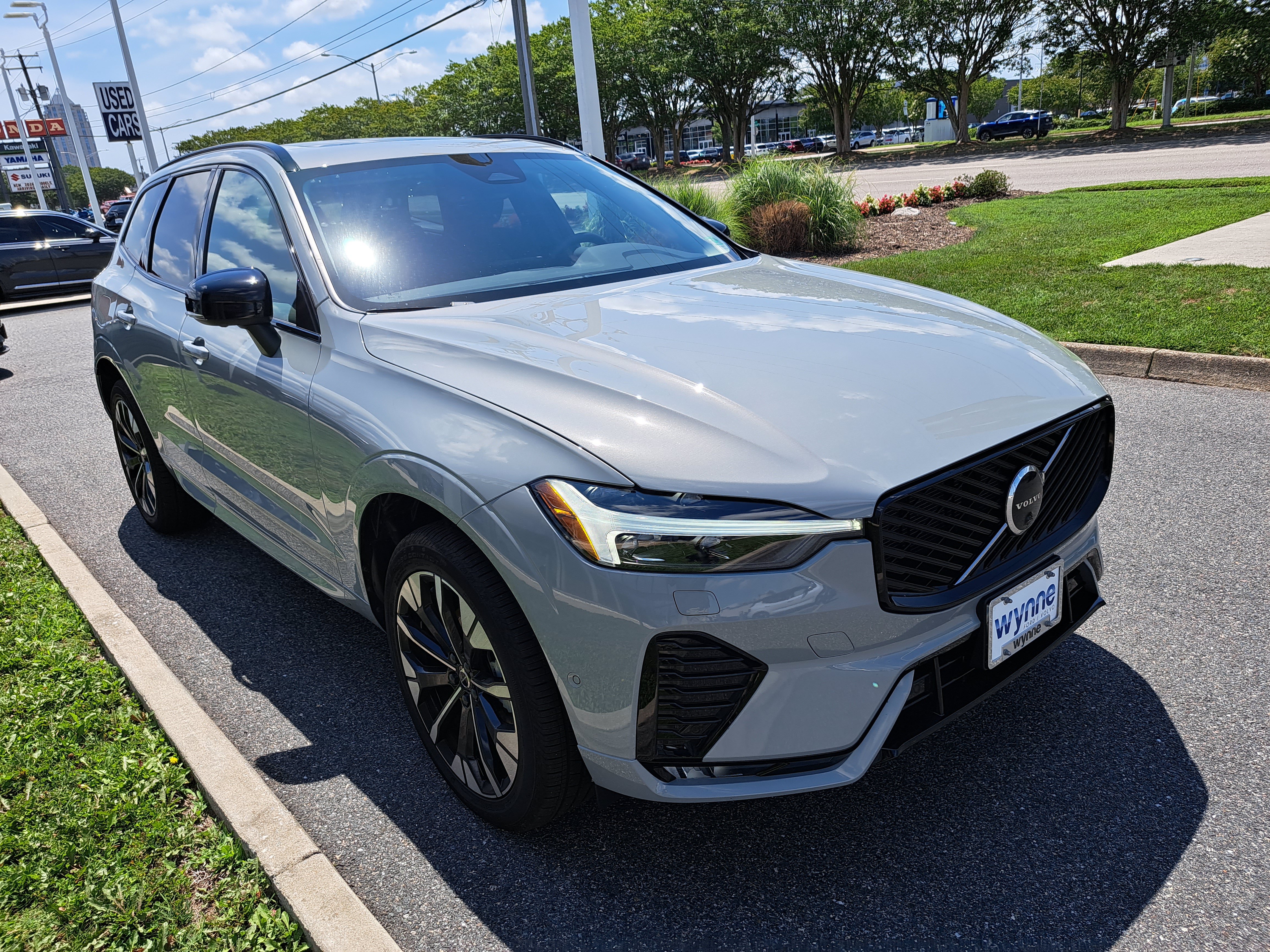 New 2026 Volvo XC60 B5 Plus w/ Climate Package AWD/4WD image 2