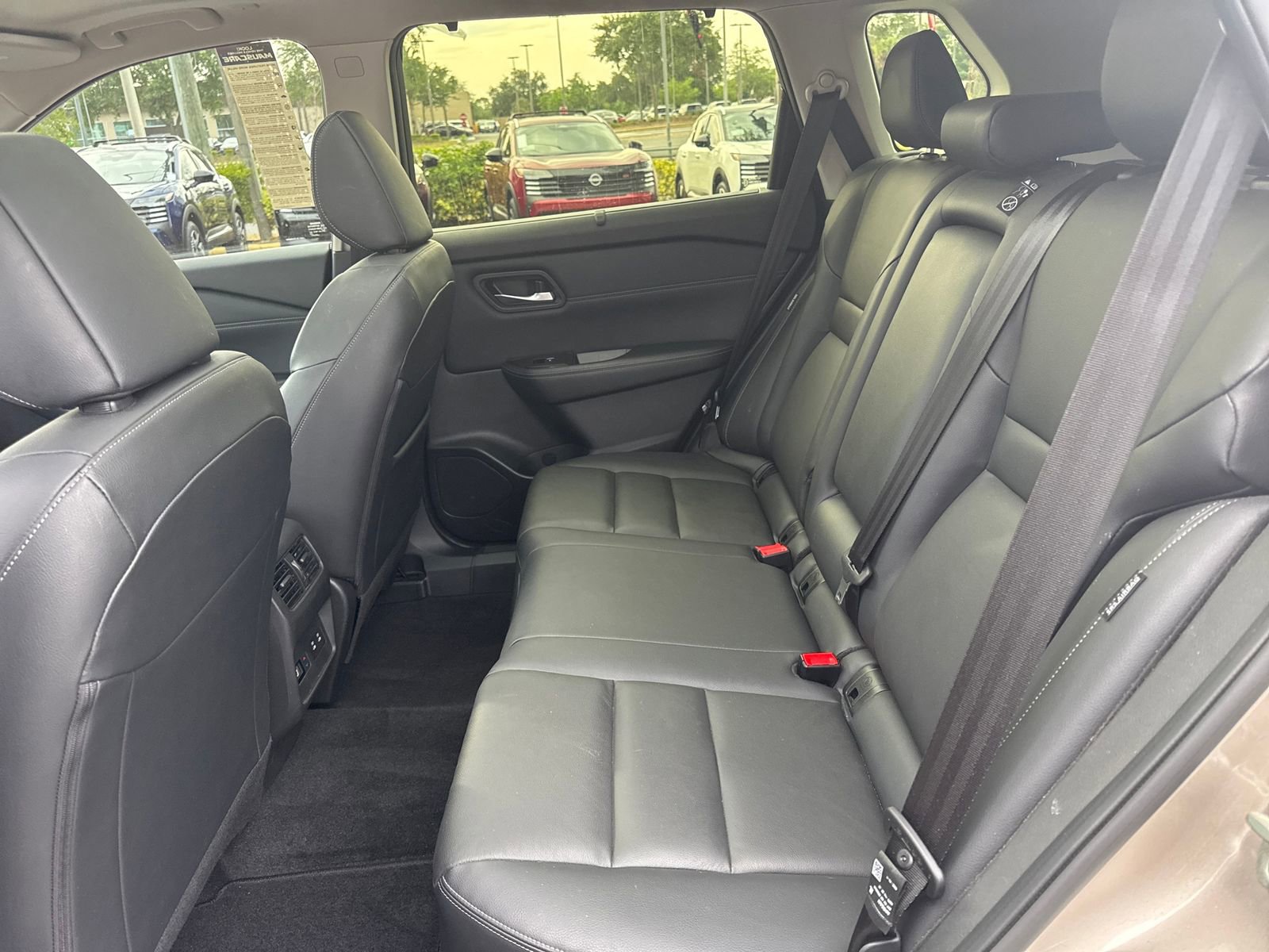 Certified 2025 Nissan Rogue SL w/ SL Premium Package FWD image 26