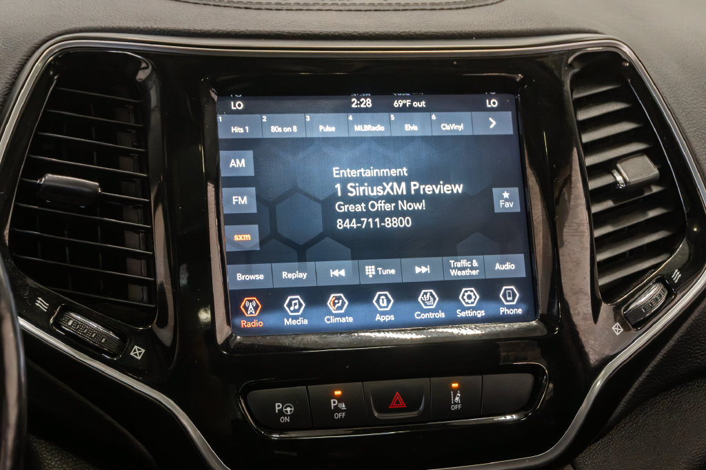Used 2021 Jeep Cherokee Limited AWD/4WD image 16