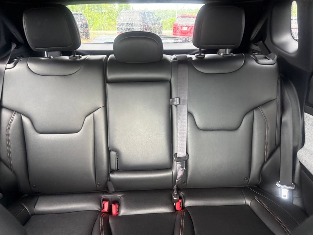 Used 2024 Jeep Compass Latitude AWD/4WD image 29