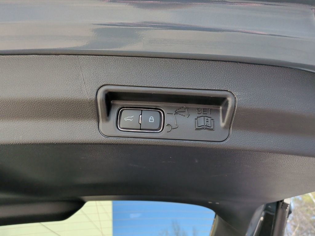 Certified 2025 Ford Explorer ST-Line image 10