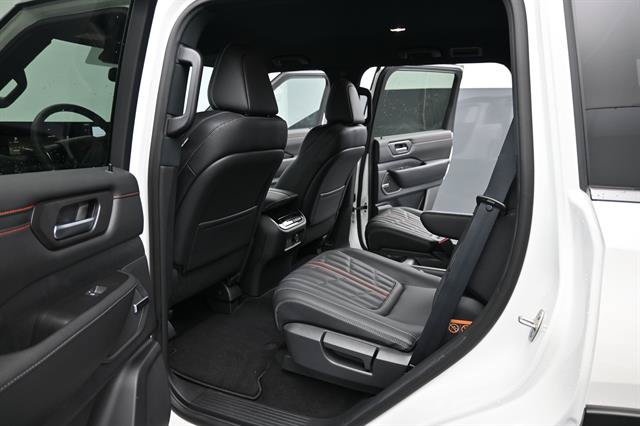 New 2026 Nissan Armada PRO-4X w/ Captain's Chari Seat Package AWD/4WD image 12