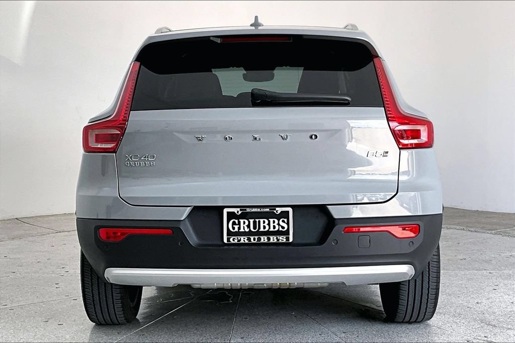 Used 2024 Volvo XC40 B5 Plus AWD/4WD image 5