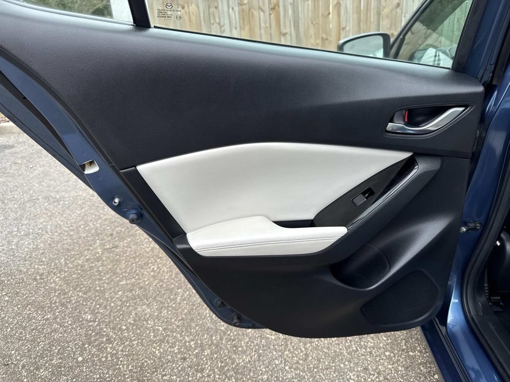 Used 2017 MAZDA MAZDA3 Grand Touring w/ Premium Equipment Package FWD image 12