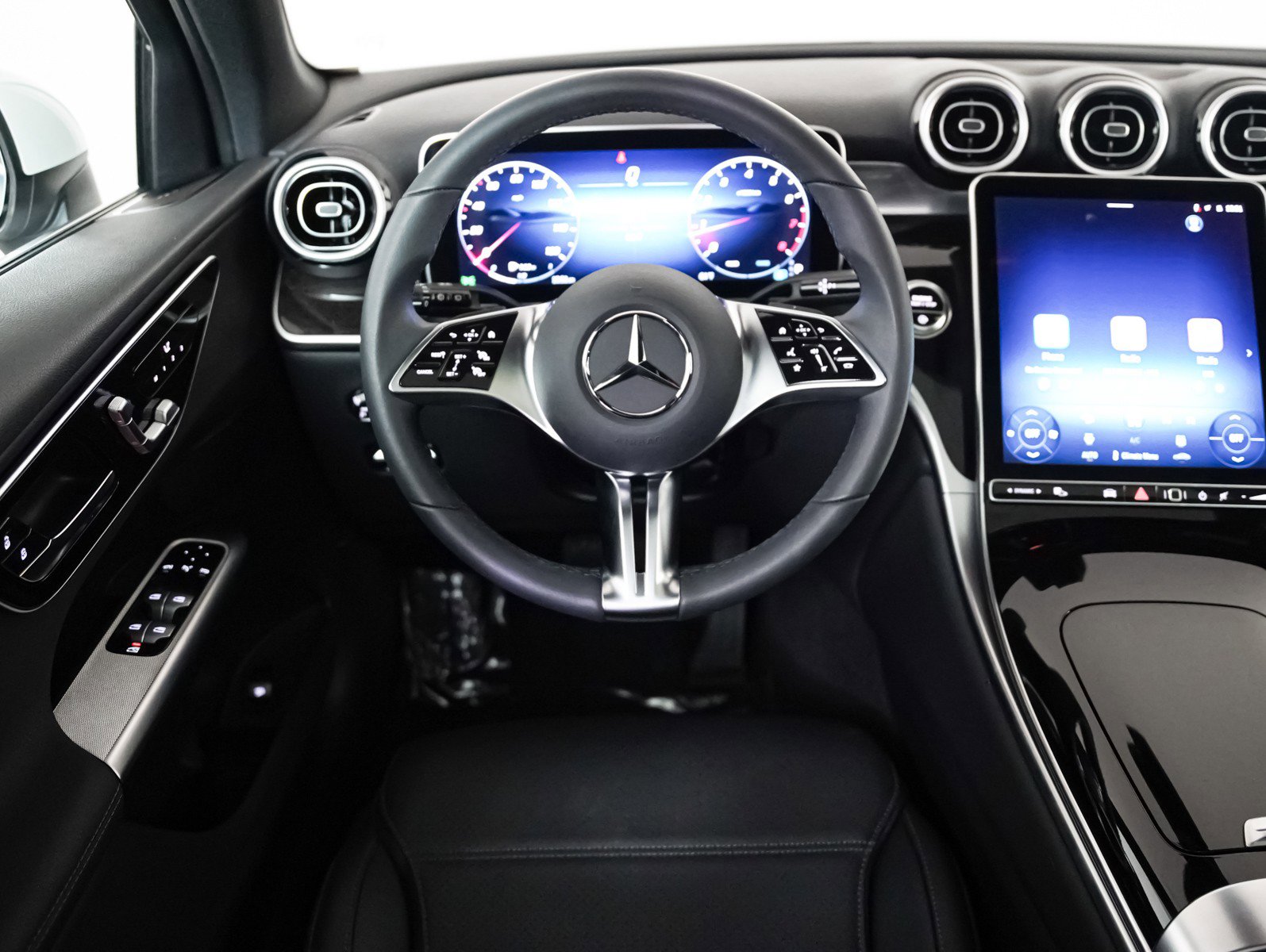 Certified 2026 Mercedes-Benz GLC 300 4MATIC image 11