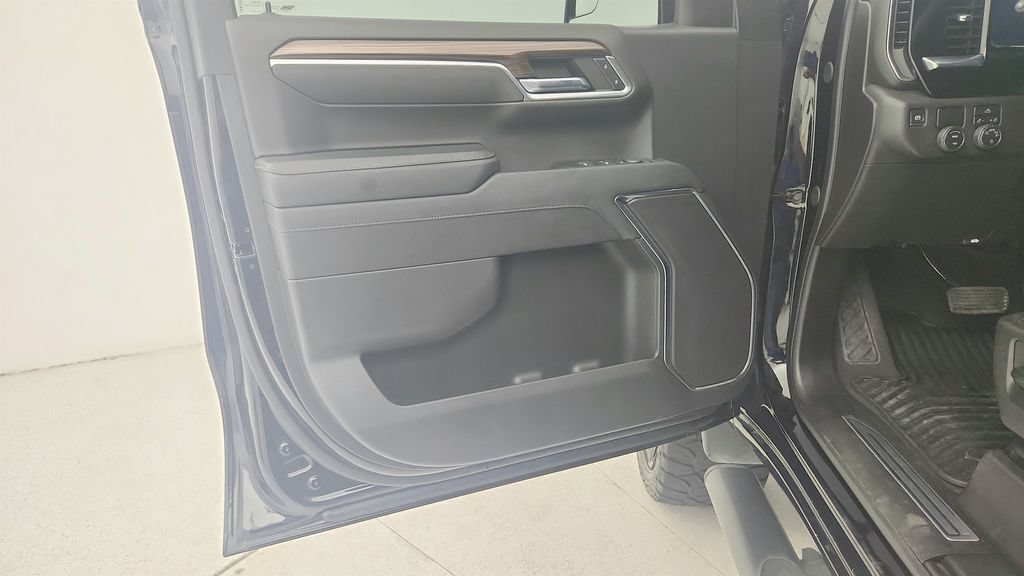 Used 2024 Chevrolet Silverado 1500 LT RWD image 24