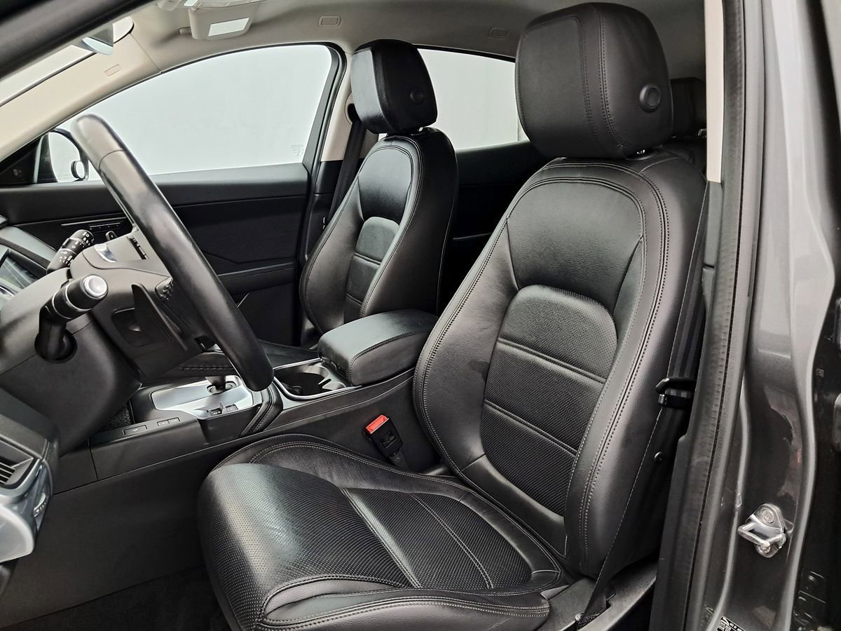 Used 2020 Jaguar E-PACE SE AWD/4WD image 8
