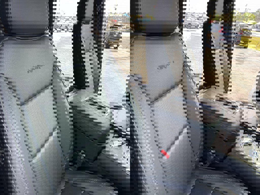 Used 2024 GMC Yukon Denali image 32