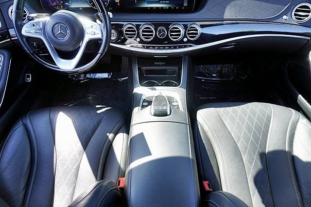 Used 2018 Mercedes-Benz S 560 Sedan image 32