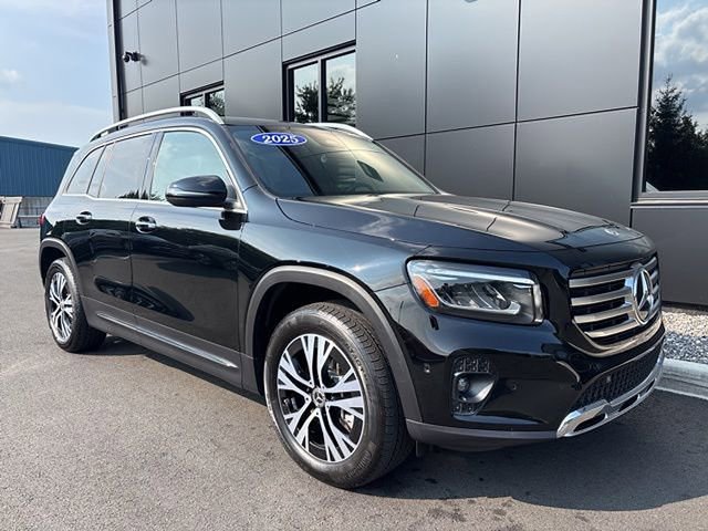 Used 2025 Mercedes-Benz GLB 250 4MATIC image 7