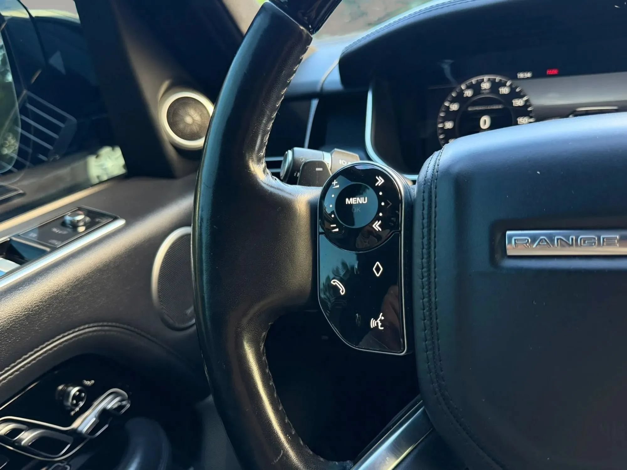 Used 2018 Land Rover Range Rover Supercharged AWD/4WD image 26