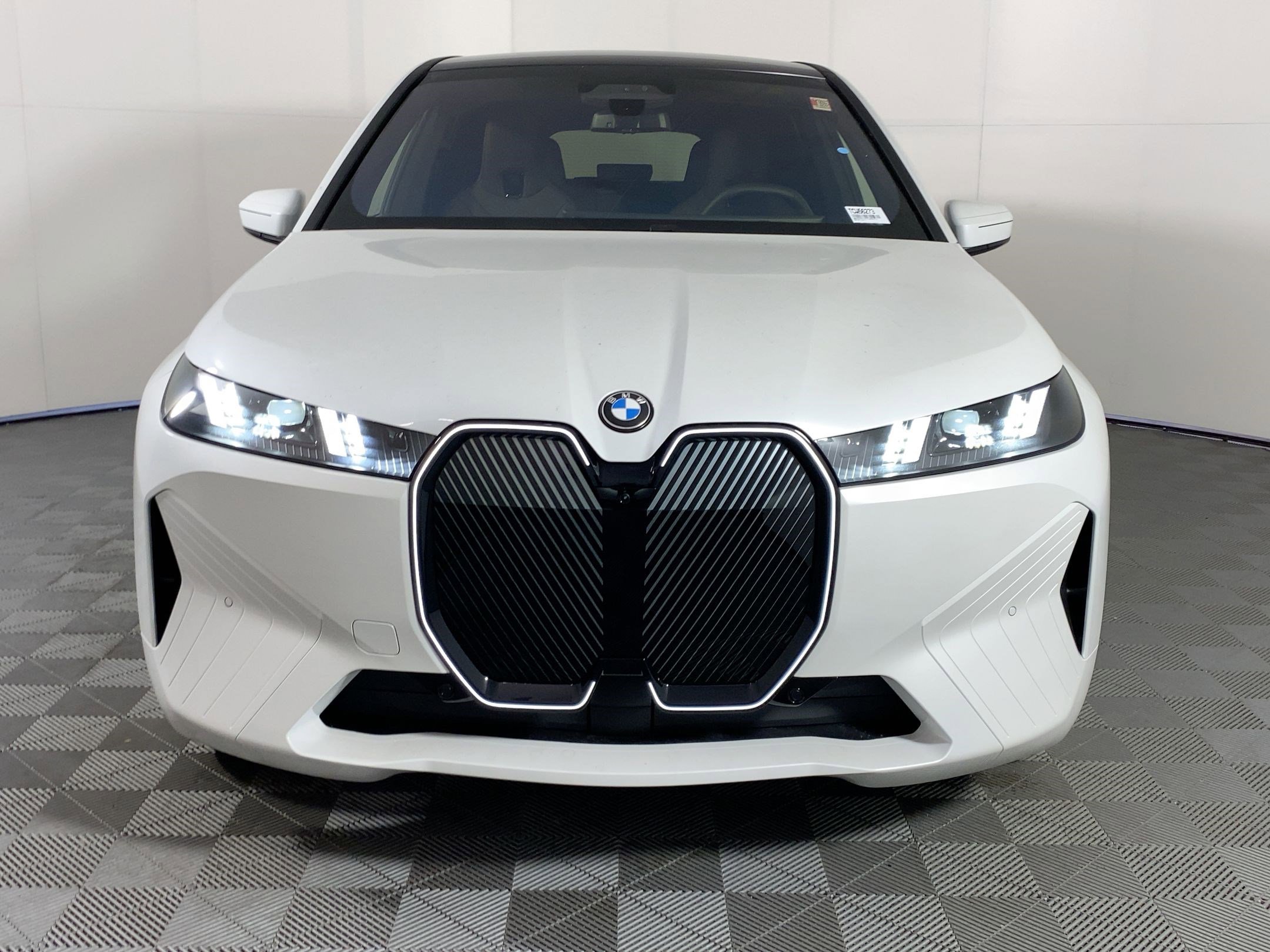 New 2026 BMW iX xDrive60 w/ Executive Package image 5