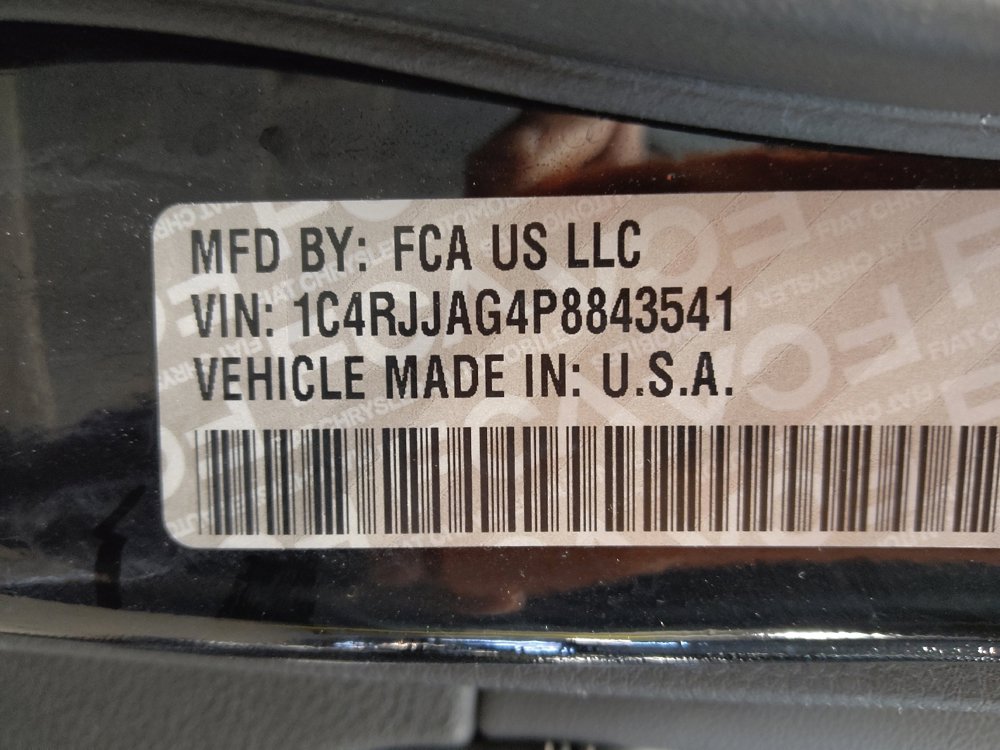 Used 2023 Jeep Grand Cherokee L Laredo image 33