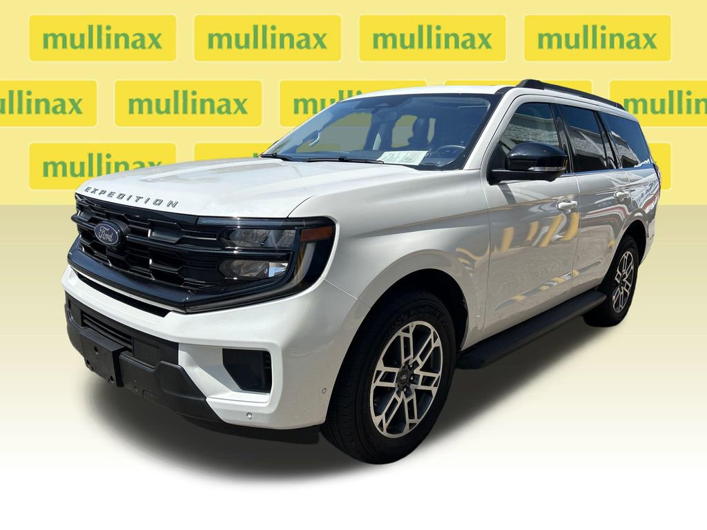 Used 2025 Ford Expedition Active RWD image 6