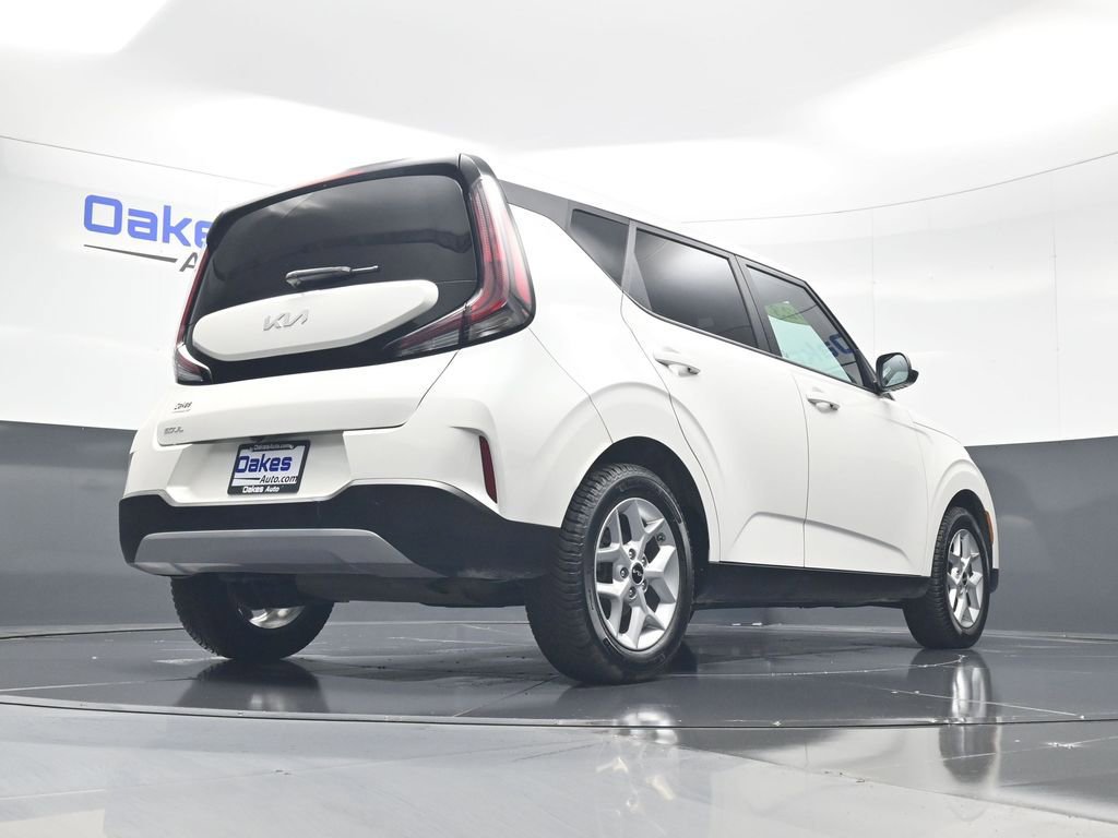 Used 2023 Kia Soul LX w/ LX Technology Package image 41