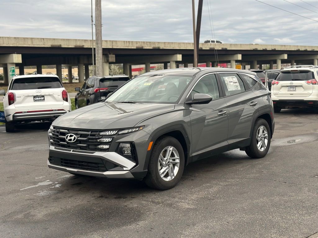 Used 2025 Hyundai Tucson SE image 3