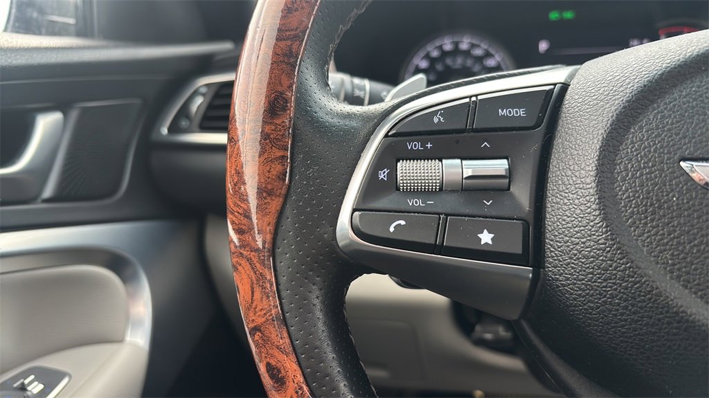 Used 2023 Genesis G70 2.0T image 27