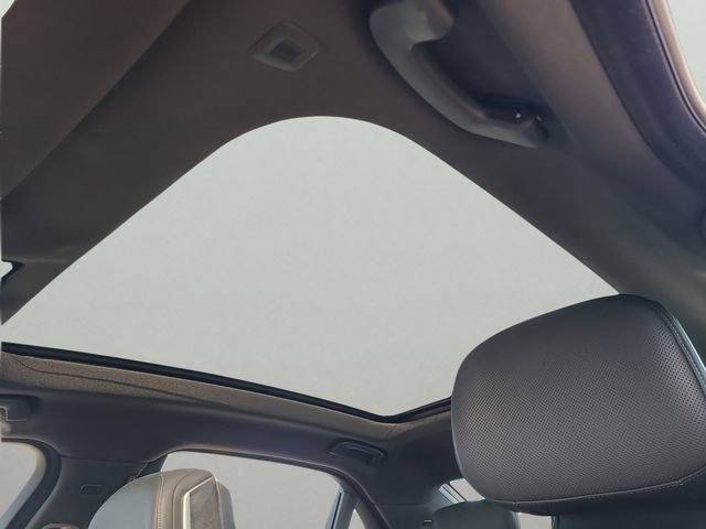 Used 2025 BMW 740i RWD image 23