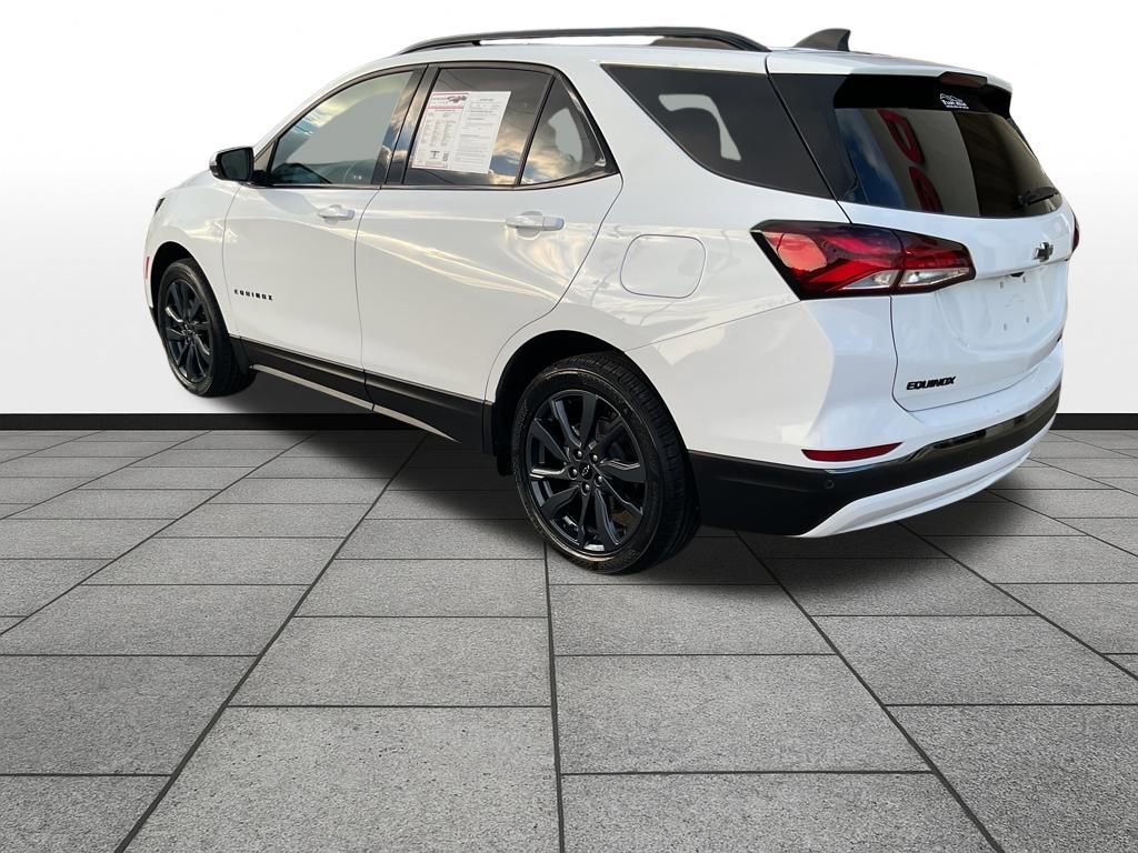 Used 2022 Chevrolet Equinox RS w/ RS Leather Package image 3