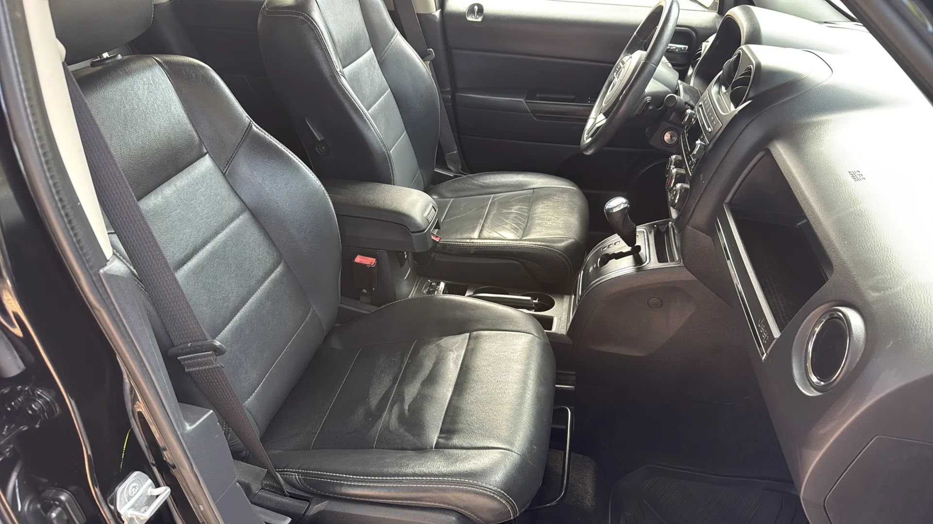 Used 2015 Jeep Patriot High Altitude AWD/4WD image 22
