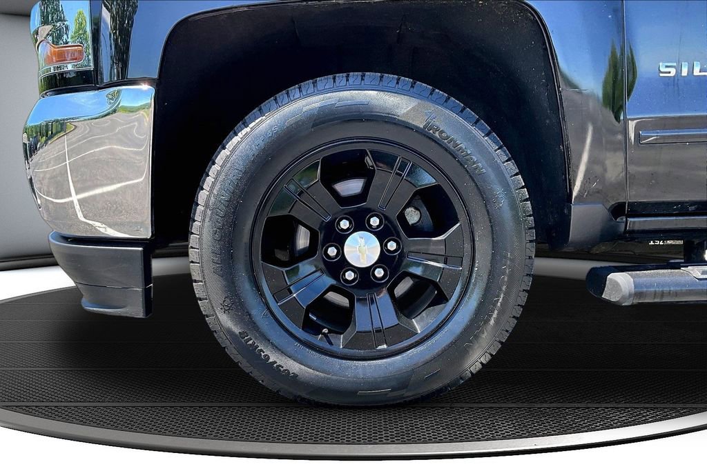 Used 2019 Chevrolet Silverado 1500 LT w/ All Star Edition AWD/4WD image 35
