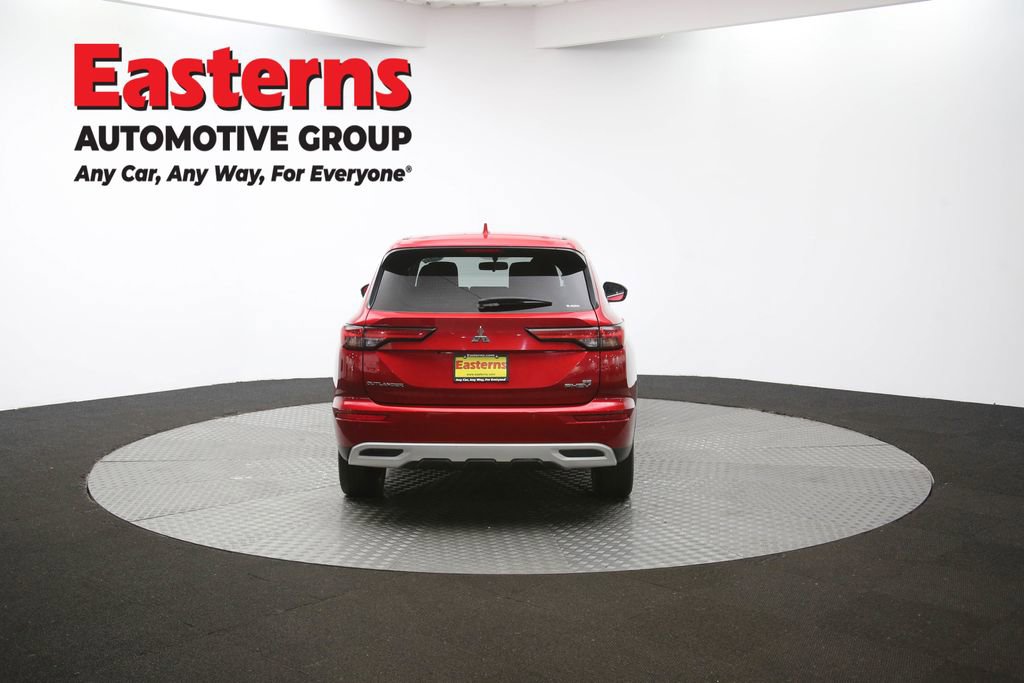 Used 2023 Mitsubishi Outlander SE image 36