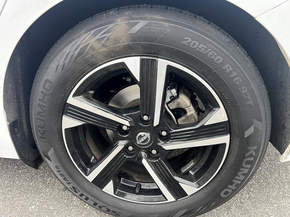 Certified 2024 Nissan Sentra SV image 10