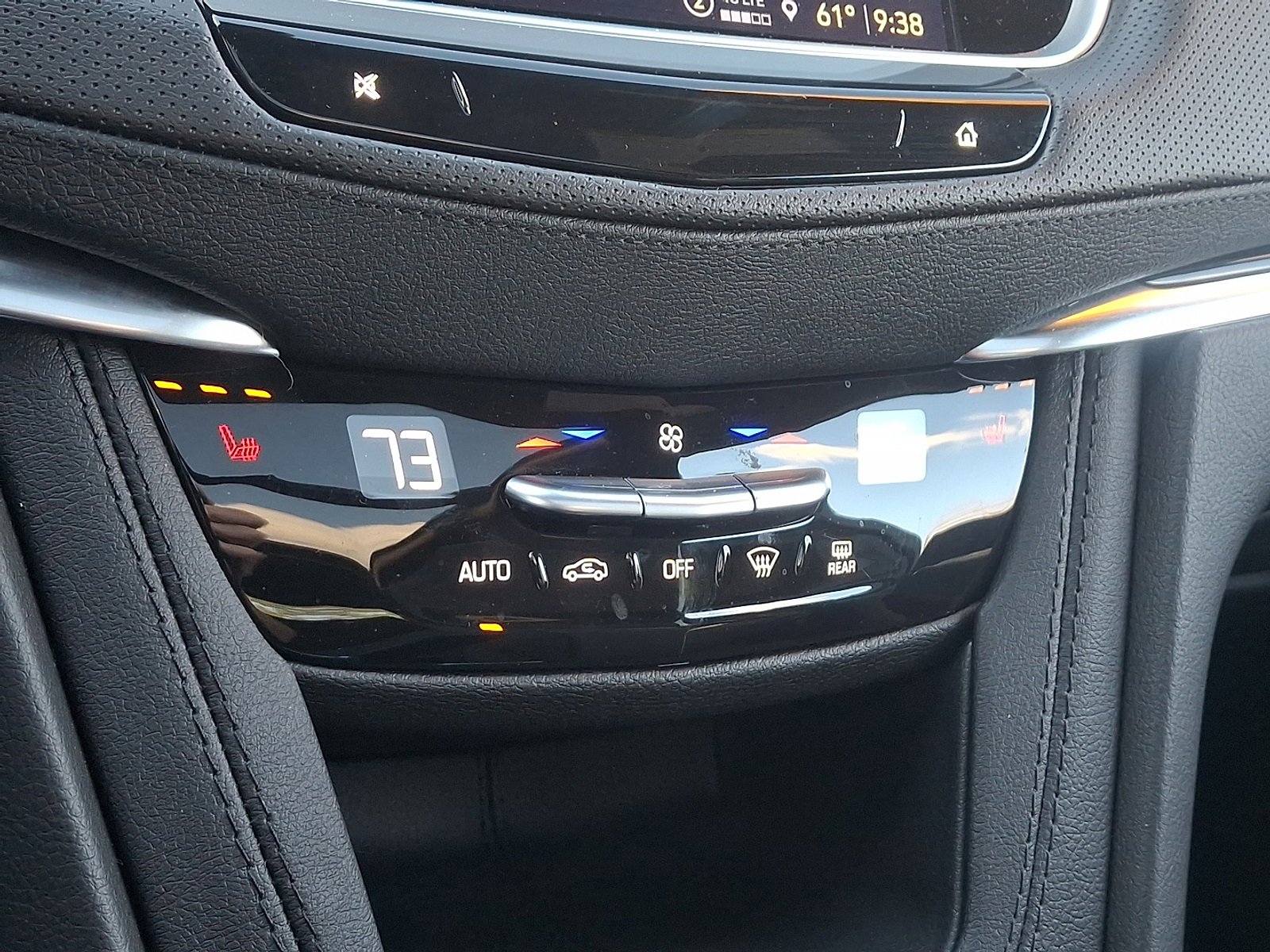 Used 2025 Cadillac XT5 Premium Luxury w/ Technology Package image 16