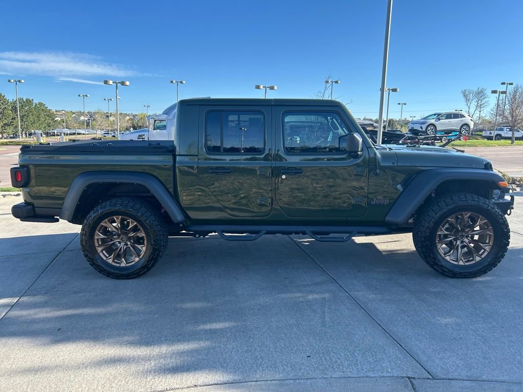 Used 2022 Jeep Gladiator Rubicon AWD/4WD image 9