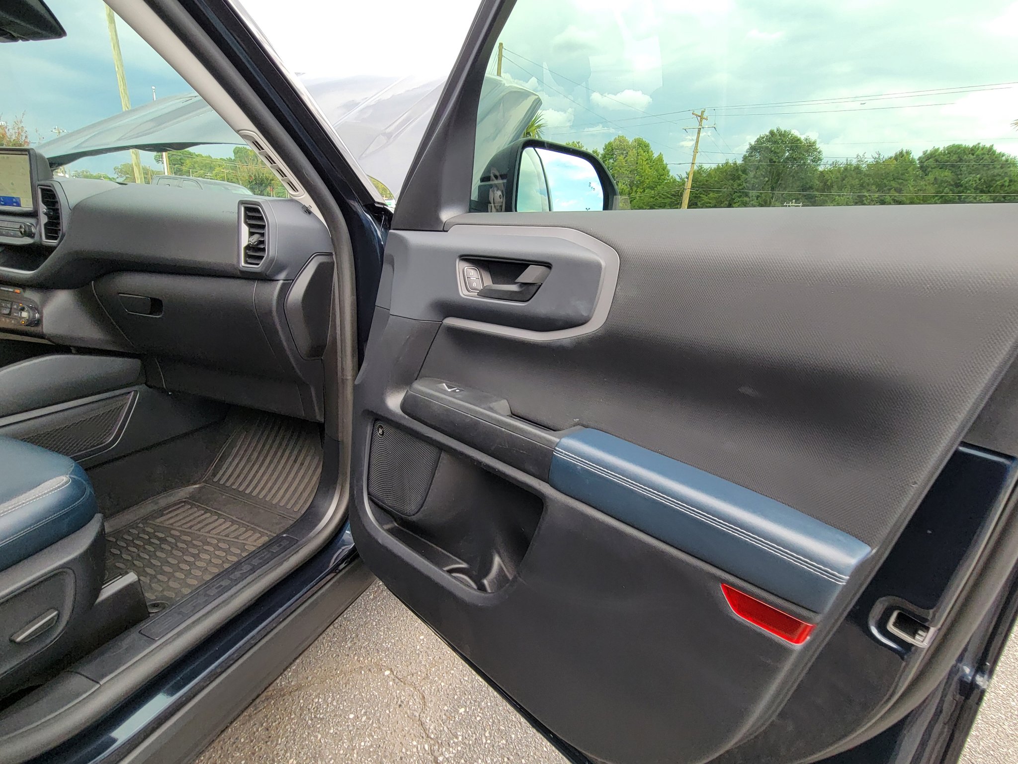 Used 2021 Ford Bronco Sport Outer Banks w/ Outer Banks Package (96D) image 44