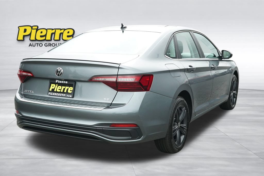 Used 2024 Volkswagen Jetta SE w/ Panoramic Sunroof Package FWD image 7