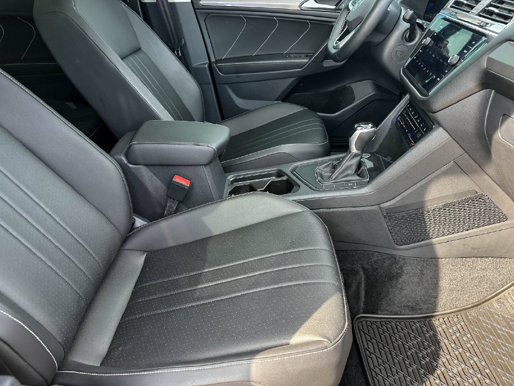 Used 2023 Volkswagen Tiguan SE FWD image 23