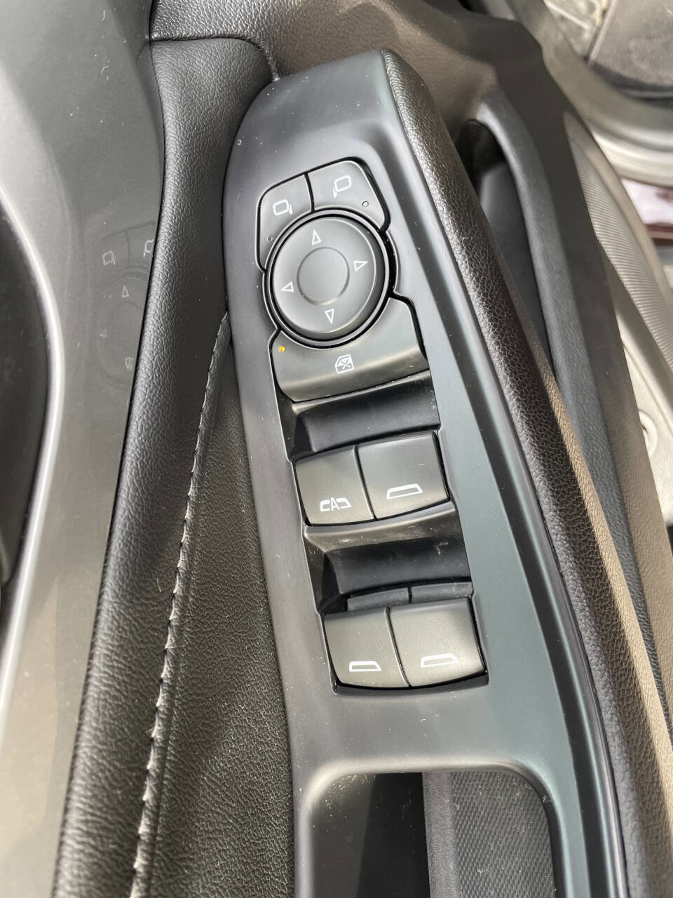 Used 2022 Chevrolet Traverse LT image 14