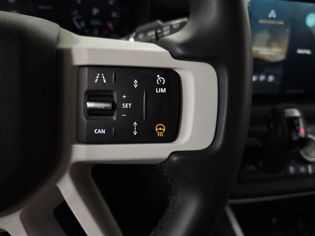 Used 2025 Land Rover Defender 110 S image 21