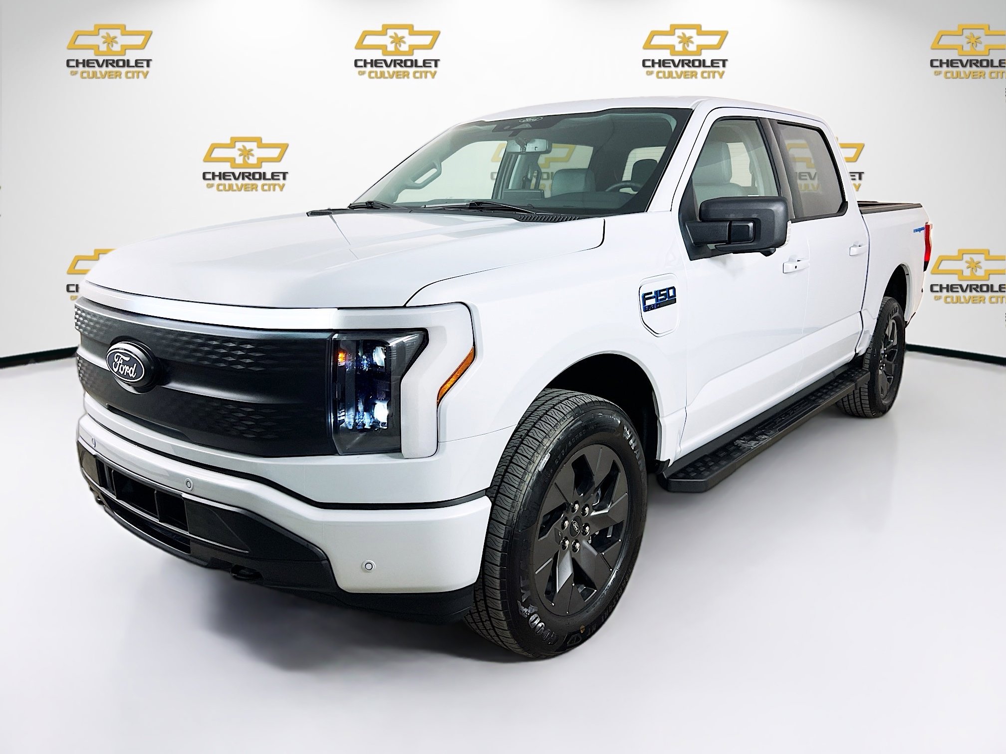 Used 2025 Ford F150 Lightning Flash image 3