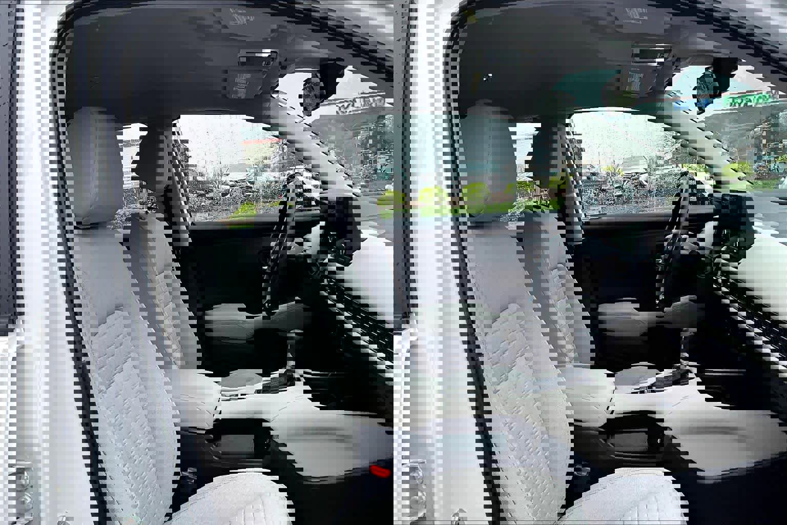 Used 2023 Honda HR-V LX image 9