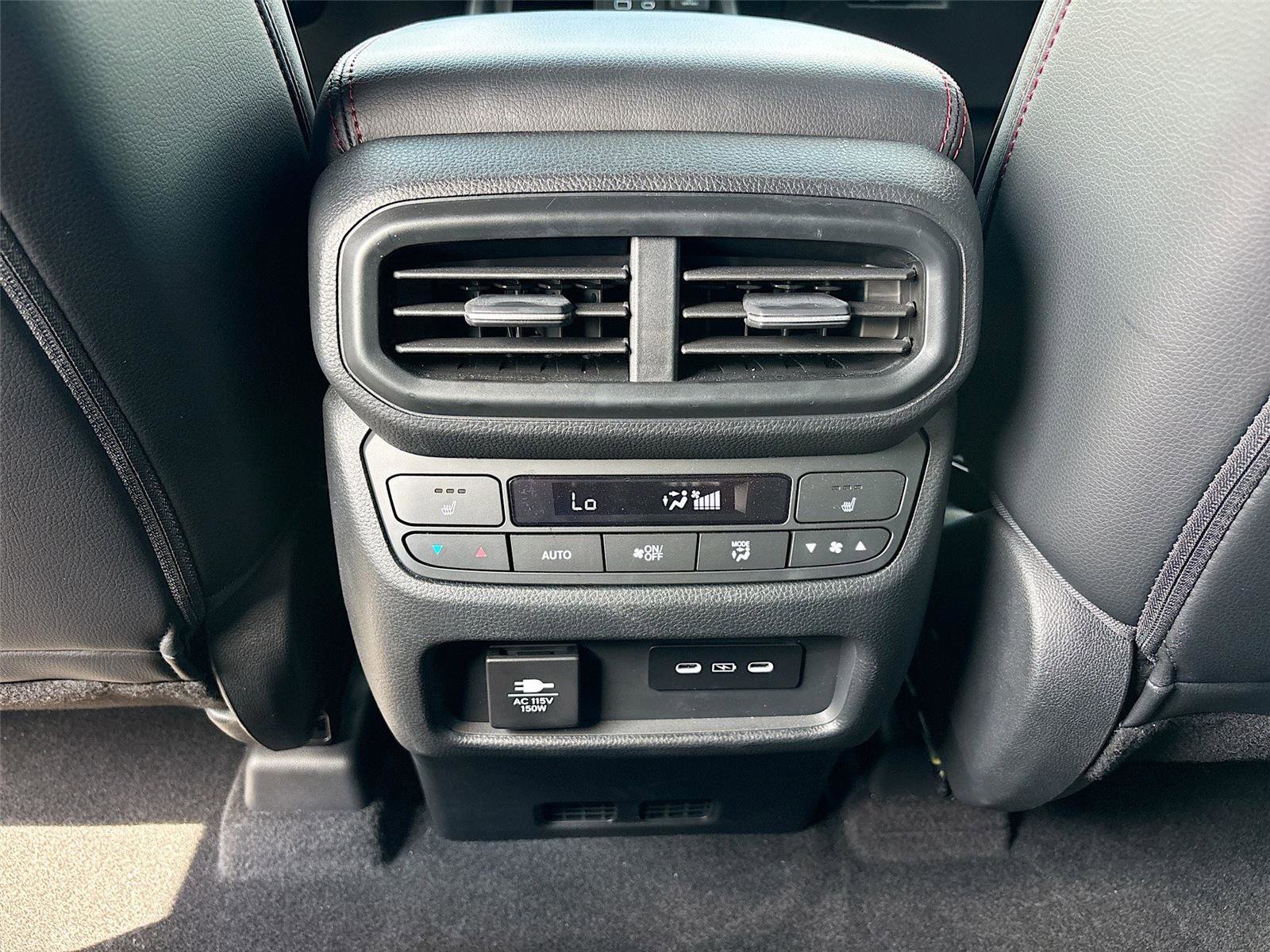 Certified 2025 Honda Pilot Black Edition image 31