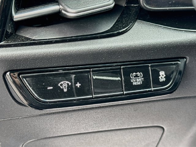 Used 2023 Kia Niro EX Touring FWD image 10