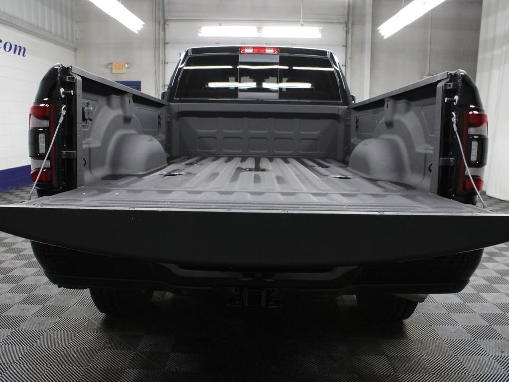 Used 2024 RAM 2500 Big Horn w/ Night Edition AWD/4WD image 39
