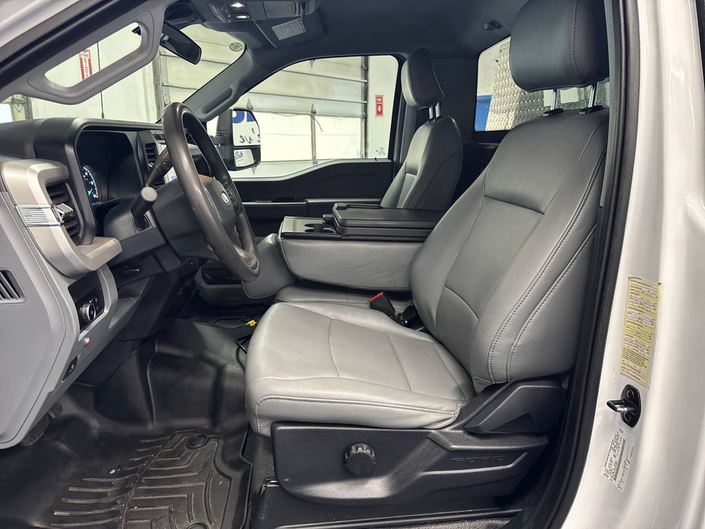 Used 2023 Ford F550 4x4 Regular Cab Super Duty image 9