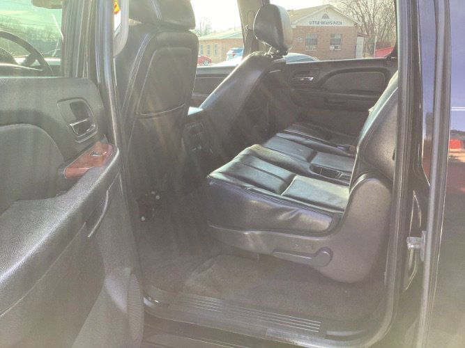 Used 2013 GMC Yukon XL SLT w/ SLT-2 Equipment Package image 6