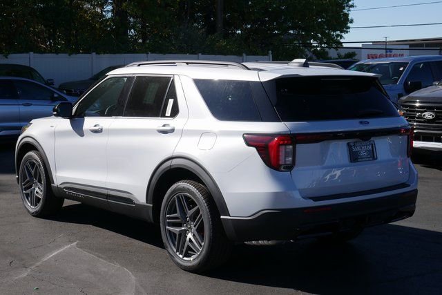 New 2026 Ford Explorer ST-Line w/ ST-Line Street Pack image 9