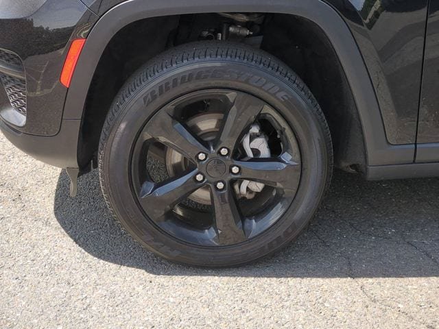 Certified 2023 Jeep Grand Cherokee Altitude AWD/4WD image 26